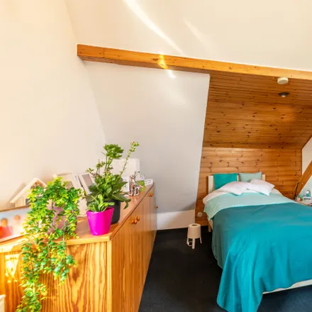Rent this 1 bed apartment on Königshütter Straße 28 in 40627 Dusseldorf, Germany