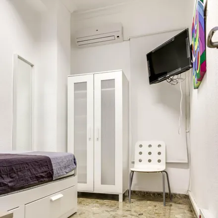 Rent this 4 bed room on Revisión Médica in Carrer de Linares, 46018 Valencia