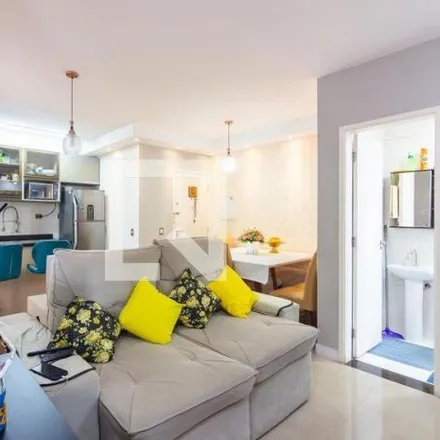Rent this 2 bed apartment on Rua Doutor Bento Vidal in Conceição, Osasco - SP