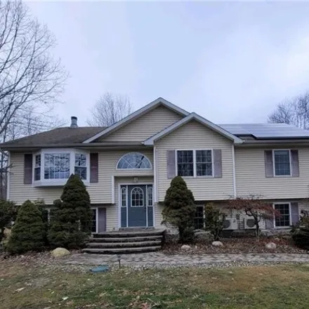 Rent this 4 bed house on 13 Shoddy Hollow Road in Mount Hope, NY 10963