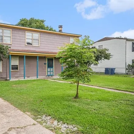 Buy this 4 bed house on 1178 2nd Avenue North in Texas City, TX 77590
