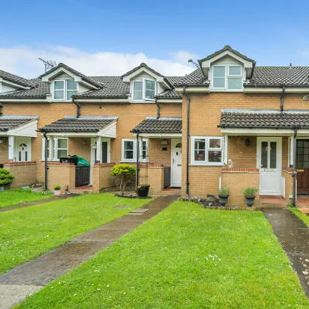 Buy this 1 bed townhouse on 55 Notton Way in Reading, RG6 4AJ