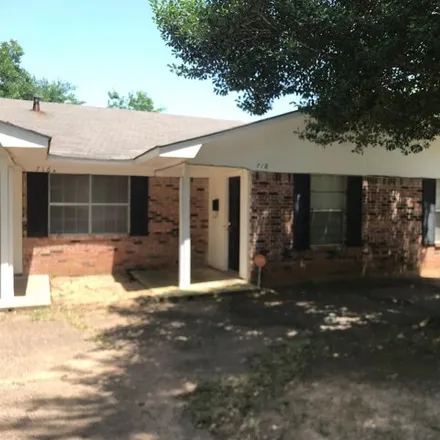 Rent this 2 bed house on 418 Wells Street in Tyler, TX 75701