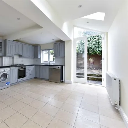 Image 3 - 36 Thorne Street, London, SW13 0PR, United Kingdom - Townhouse for rent