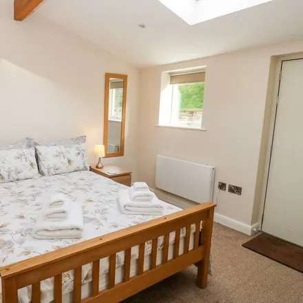 Rent this 2 bed townhouse on Calderdale in HX3 8PU, United Kingdom