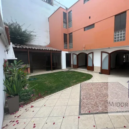 Rent this studio house on Jirón Andrés Vesalio in San Borja, Lima Metropolitan Area 15037