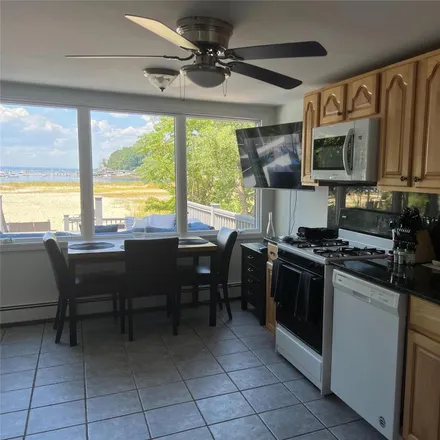 Image 9 - Safe Harbor Glen Cove, Sea Isle Landing, City of Glen Cove, NY 11579, USA - House for rent