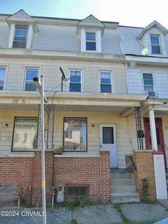 Rent this 3 bed house on Flying Tortilla in 16 West 5th Street, Mount Carmel