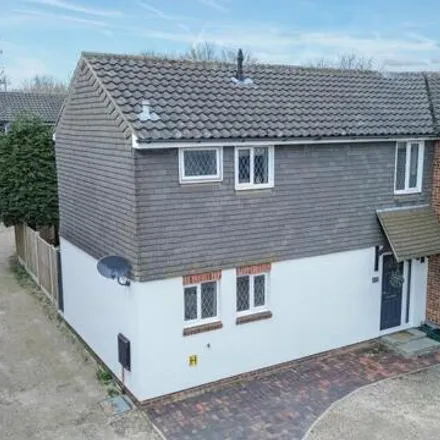 Buy this 3 bed duplex on Clarence Close in Chelmsford, CM2 6SE