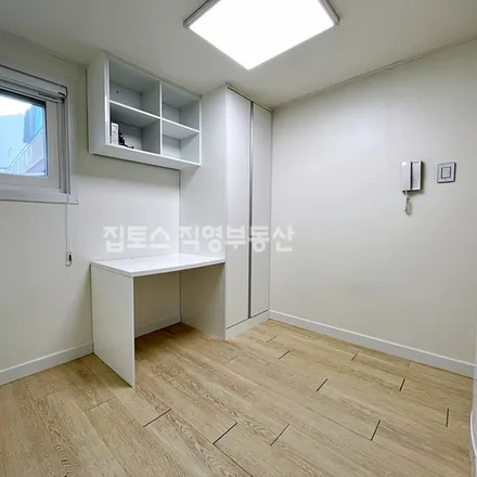 Rent this studio apartment on 서울특별시 관악구 신림동 234-1