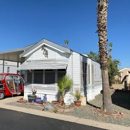 Buy this studio apartment on 1001 Putter Place in Casa Grande, AZ 85122
