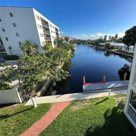 Buy this 1 bed condo on 34 Palm Club Drive in Lauderdale-by-the-Sea, Broward County