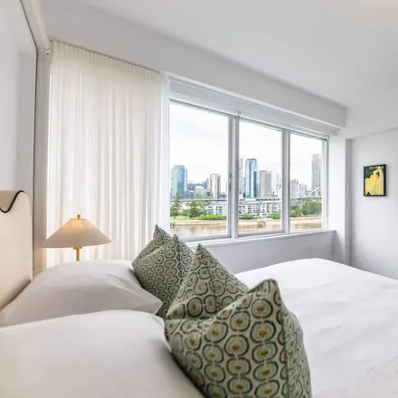Rent this 2 bed apartment on Brisbane City QLD 4005