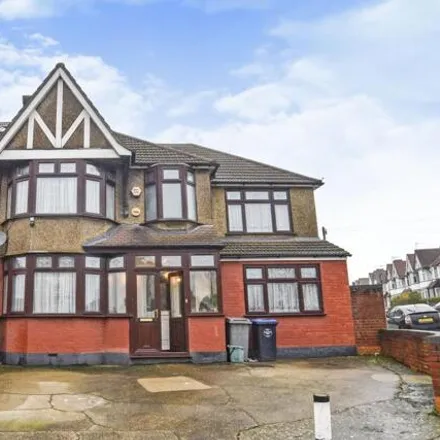 Buy this 5 bed duplex on Dog Lane in London, NW10 1PN