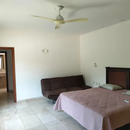 Rent this 4 bed house on Calle Francisco Rangel Martínez in Residencial Esmeralda, 28000 Colima