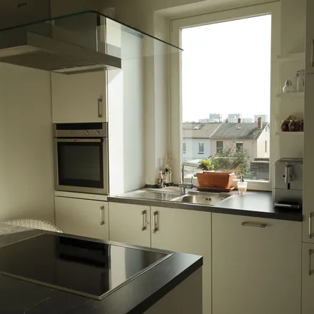 Rent this 4 bed apartment on Metzenberg 6 in 21079 Hamburg, Germany