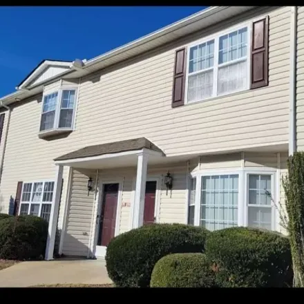 Rent this 3 bed townhouse on 2014 Flagstone