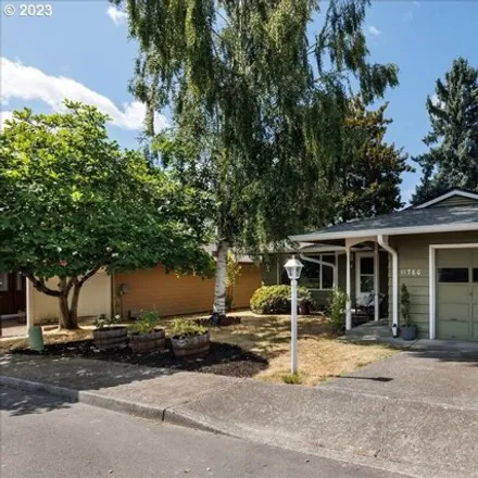 Image 3 - 11760 Southwest King George Drive, Tigard, OR 97224, USA - House for sale