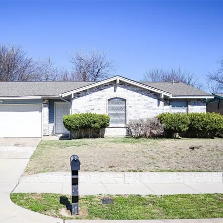 Rent this 3 bed house on 1527 Winderemere Drive in Arlington, TX 76014