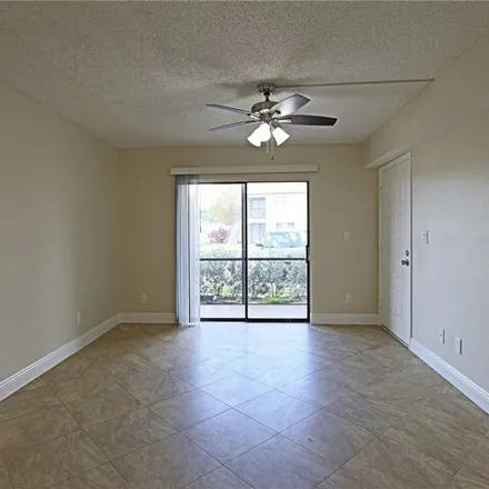 Image 4 - 5399 Summerlin Road, Fort Myers, FL 33919, USA - Condo for rent