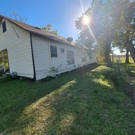 Image 3 - 493 North Martin Luther King Street, Madisonville, TX 77864, USA - House for sale