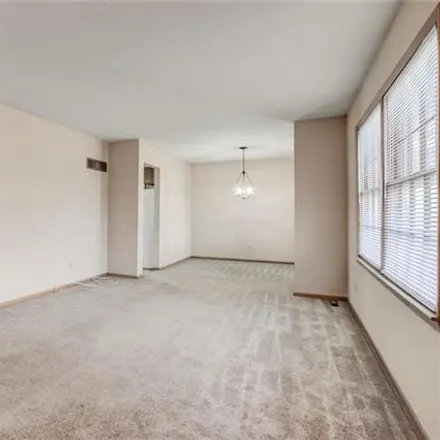 Image 7 - 4934 North Topping Avenue, Maple Park, Kansas City, MO 64119, USA - House for sale