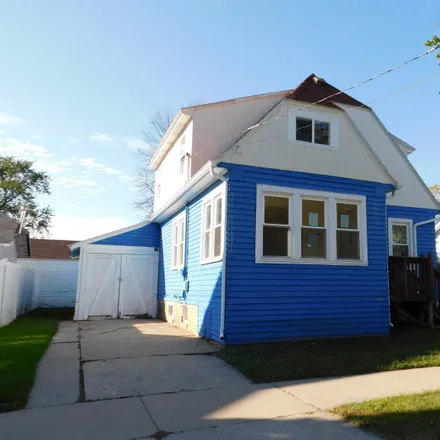 Buy this 3 bed house on 120 Cleveland Street in Green Bay, WI 54303