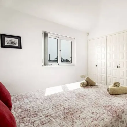 Rent this 3 bed house on Amarilla Golf in Av. Maria Los Angeles Ascanio Cullen, 38639 San Miguel de Abona