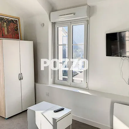 Image 4 - 39 Avenue Armand Jullou, 50610 Jullouville, France - Apartment for rent