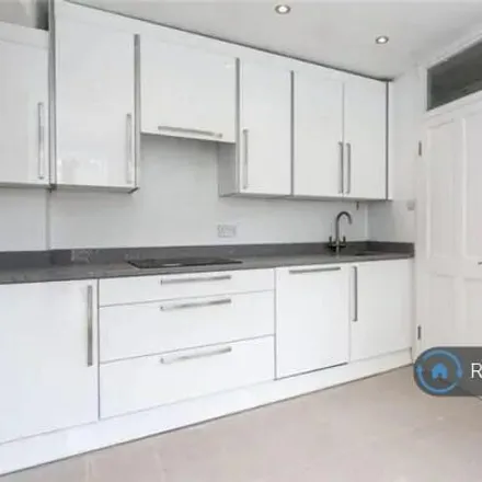 Image 7 - L'Ecole du Parc, 64 Garfield Road, London, SW11 5PN, United Kingdom - Townhouse for rent