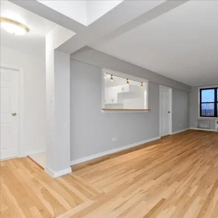 Image 4 - 1199 East 53rd Street, New York, NY 11234, USA - Apartment for sale