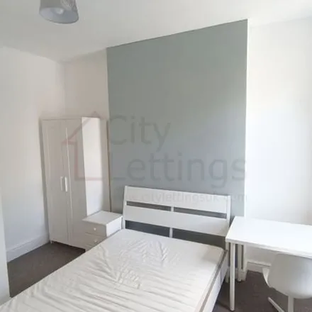 Image 4 - Private Road, Woodborough Road, Nottingham, NG3 5FN, United Kingdom - Apartment for rent