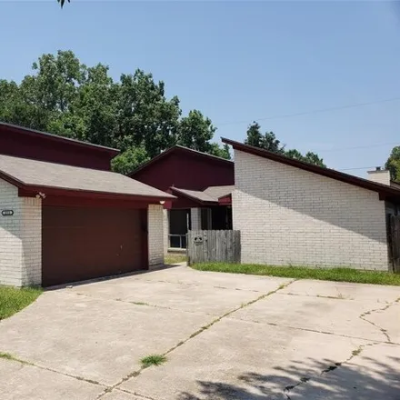 Rent this 3 bed house on 3177 Ohio Avenue in Dickinson, TX 77539