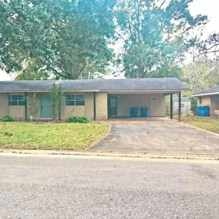 Rent this 3 bed house on 108 Claymore Drive in Lafayette, LA 70503