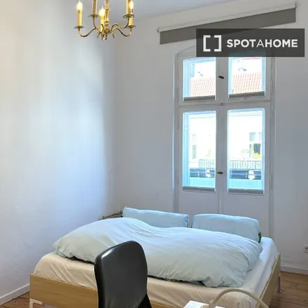 Rent this 1 bed apartment on Gartenarbeitsschule Friedrichshain-Kreuzberg in Persiusstraße 9, 10245 Berlin