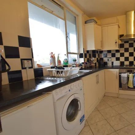 Rent this 5 bed apartment on Bevin Court in Bevin Way, London