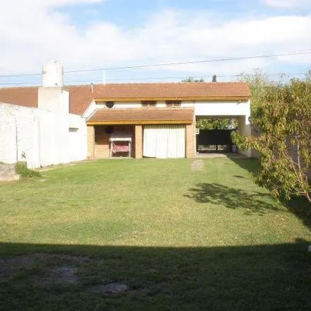 Buy this 5 bed house on Indalecio Gómez 558 in Partido de Lomas de Zamora, B1845 BZB Temperley