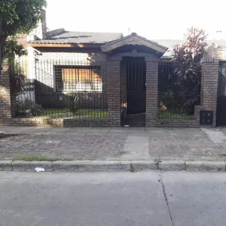 Buy this studio house on Tucumán 1261 in Partido de Morón, Castelar
