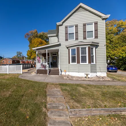 Buy this 3 bed house on 623 Maple Avenue in Elsmere, Kenton County