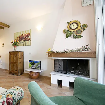 Rent this 3 bed house on Municipio di Padenghe sul Garda in Via Italo Barbieri 3, 25080 Padenghe sul Garda BS
