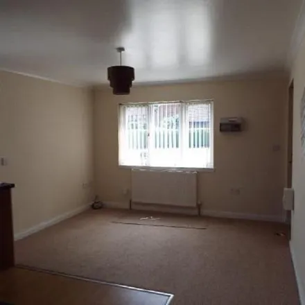 Image 3 - Willis Way, Towcester, NN12 6BB, United Kingdom - Apartment for rent