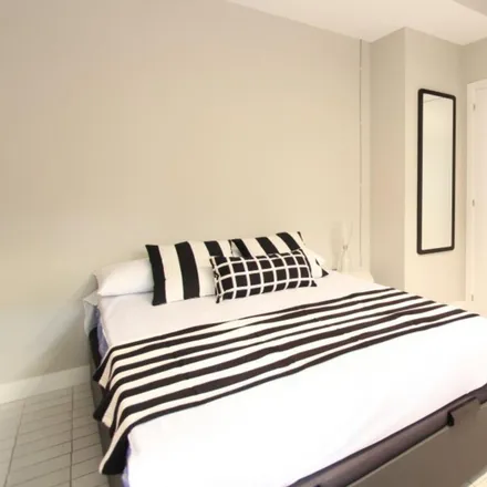 Rent this 13 bed room on Calle de Francisco de Rojas in 1, 28010 Madrid