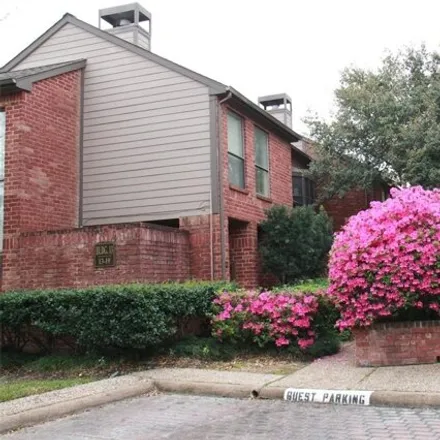 Rent this 2 bed house on City Place in Cambridge Street, Houston