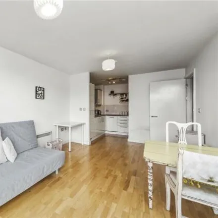 Rent this 1 bed room on St Thomas' CofE Primary School in Appleford Road, London