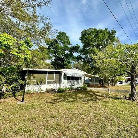 Buy this studio apartment on 11453 Springside Avenue in Levy County, FL 32626