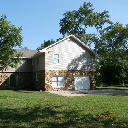 Buy this 5 bed house on 1418 North 17th Street in Vincennes, IN 47591