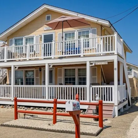 Buy this 6 bed house on 81 North 9th Street in Surf City, Ocean County
