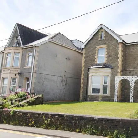Rent this 3 bed apartment on Tesco Express in 6 Coychurch Road, Pencoed