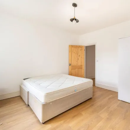 Image 4 - Harcourt Road, London, E15 3DX, United Kingdom - House for rent