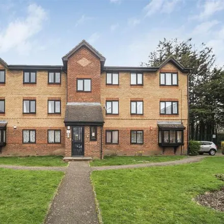 Buy this 2 bed apartment on Lammas School and Sixth Form in 150 Seymour Road, London